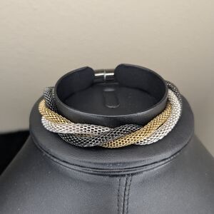 Chic Tri-Color Mesh Bracelet with Magnetic Clasp in Gold, Silver, and Black